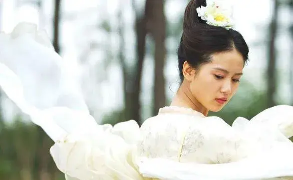 素衣美女-素衣vlog(图9) 素衣vlog_素衣美女_素衣女装照片