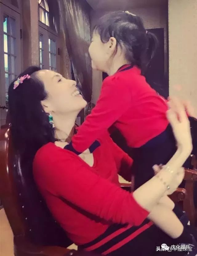 时尚男钻戒指-钻戒款式男(图38) 钻石戒指男款_钻戒款式男_时尚男钻戒指