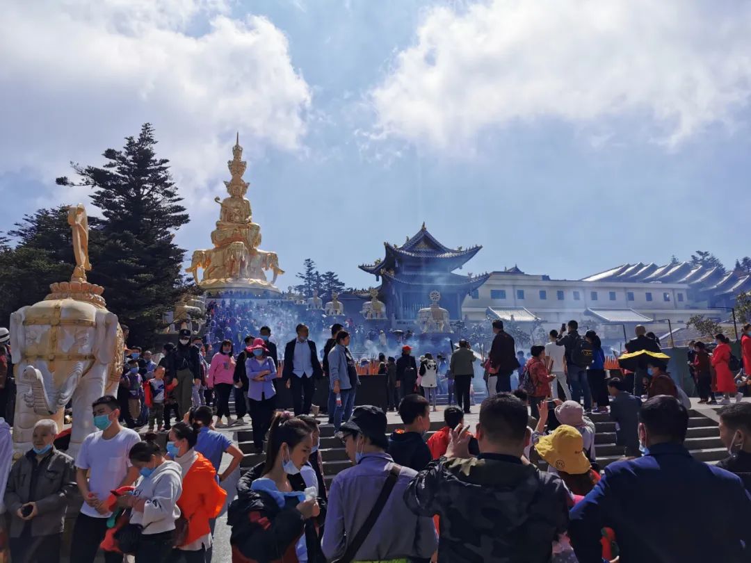 峨眉山老年人旅游攻略-峨眉山景区老年人门票优惠政策(图7) 峨眉山景区老年人门票优惠政策_峨眉山老年人门票多少_峨眉山老年人旅游攻略