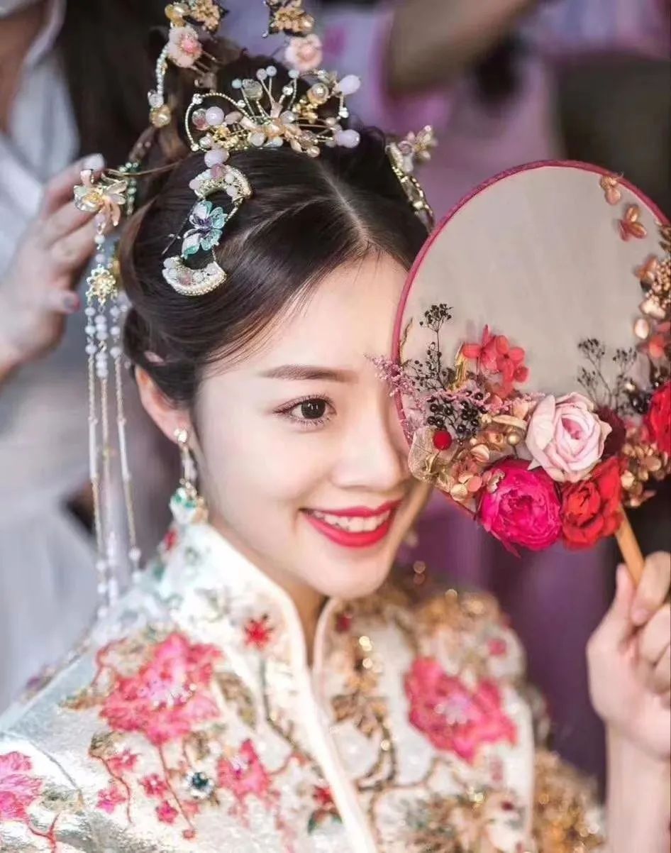 时尚化妆师就业方向-时尚化妆师的工作内容(图2) 时尚化妆师就业方向_时尚化妆师的工作内容_时尚类化妆师