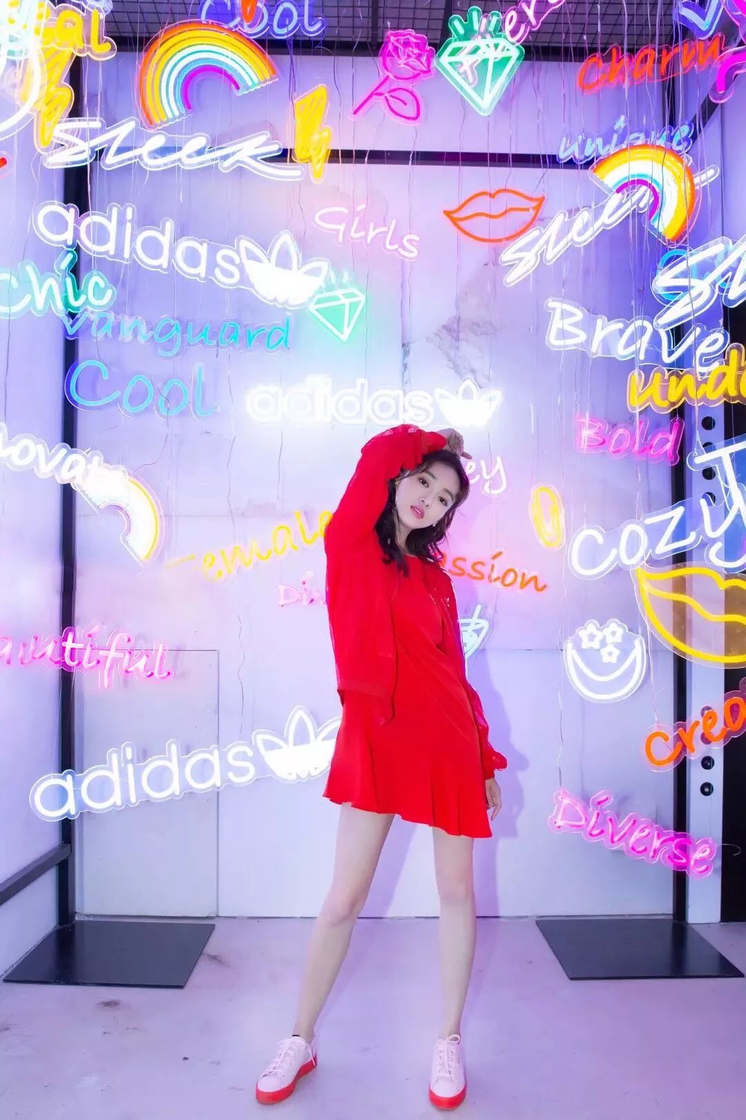 时尚酷女生图片-时尚酷酷女孩图片(图27) 酷时尚女生图片唯美_时尚酷酷女孩图片_时尚酷女生图片