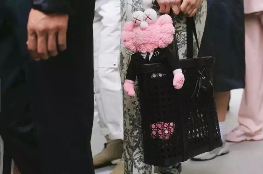 时尚酷女生图片-时尚酷酷女孩图片(图4) 时尚酷酷女孩图片_酷时尚女生图片唯美_时尚酷女生图片