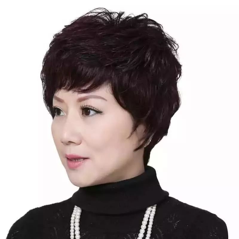 假发短发女卷发_短发时尚假发烫发发型图片_时尚假发短发烫发