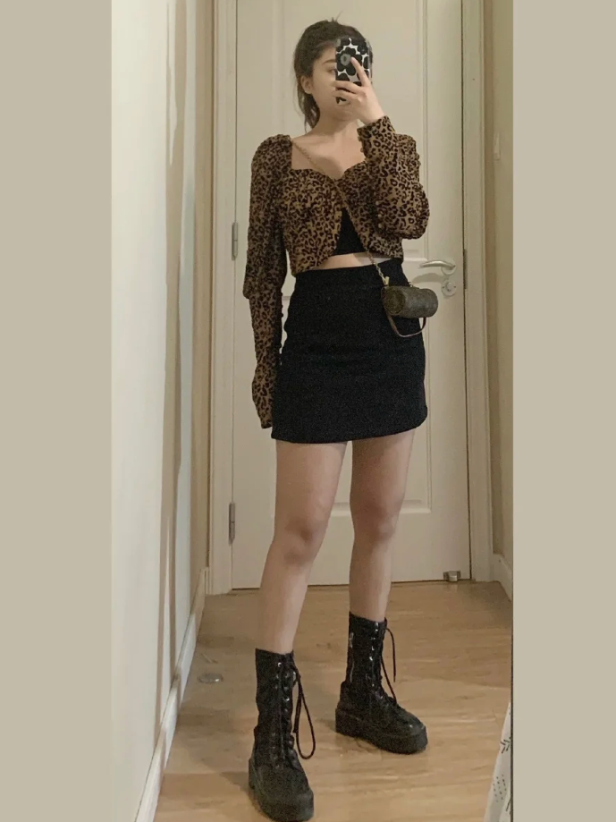 女孩穿的很时尚-穿着时尚的女生给人什么感觉(图20) 女孩穿的很时尚_穿着时尚的女生给人什么感觉_时尚女孩穿搭