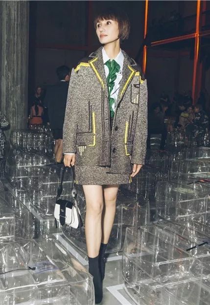 时尚电影 比穿prada的女女魔头更好-时尚女魔头的经典台词(图24) 时尚女魔头的经典台词_时尚电影 比穿prada的女女魔头更好_时尚女魔头穿搭