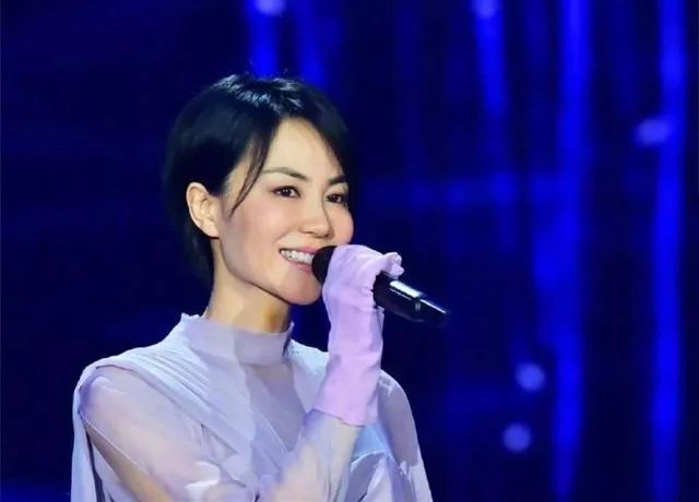 时尚电影 比穿prada的女女魔头更好-时尚女魔头的经典台词(图5) 时尚女魔头穿搭_时尚女魔头的经典台词_时尚电影 比穿prada的女女魔头更好