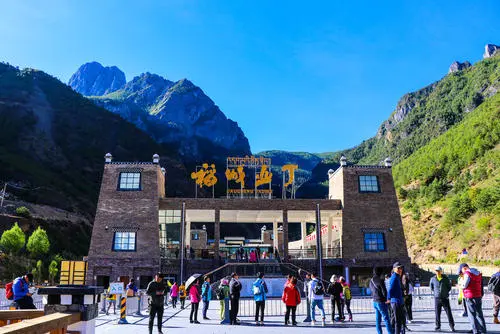 稻城到泸沽湖旅游攻略-泸沽湖到稻城路线(图4) 稻城到泸沽湖旅游攻略_泸沽湖开车去稻城要多久_泸沽湖到稻城路线