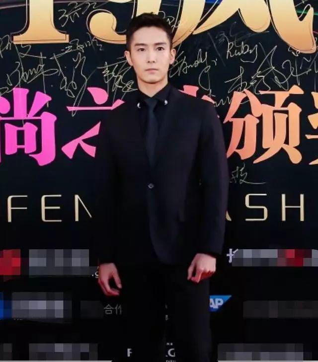 凤凰时尚明星-凤凰时尚盛典2019(图17) 凤凰时尚明星_凤凰网明星_凤凰时尚盛典2019