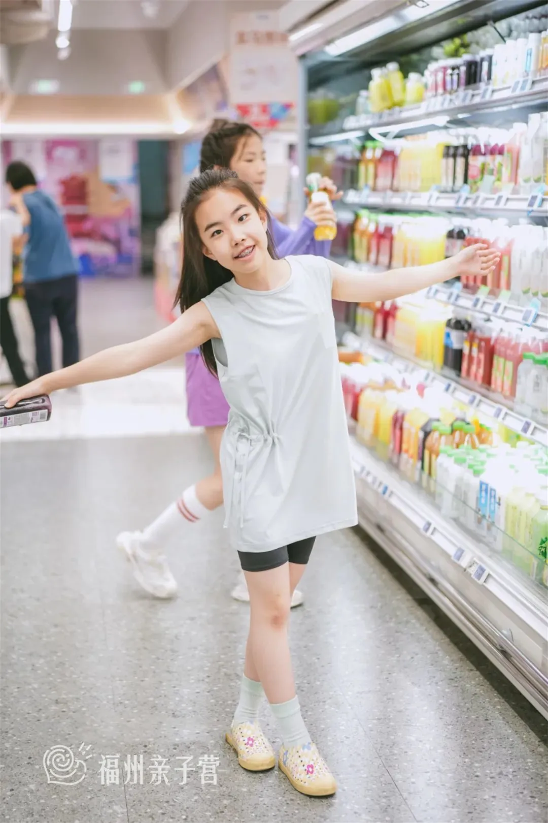 时尚工装服-时尚工装图片大全(图40) 时尚工装服_时尚工装品牌有哪些_时尚工装图片大全