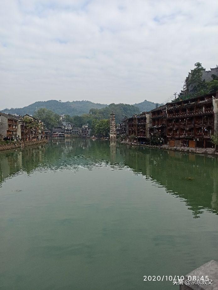 去凤凰古城旅游攻略_古城凤凰有什么好玩的_凤凰古城景区地址
