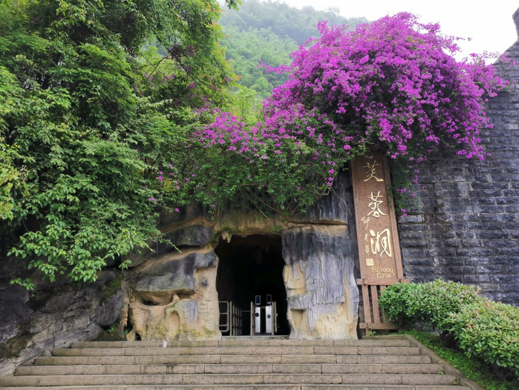 重庆一日旅游攻略_攻略重庆旅游景点路线_攻略重庆旅游的地方