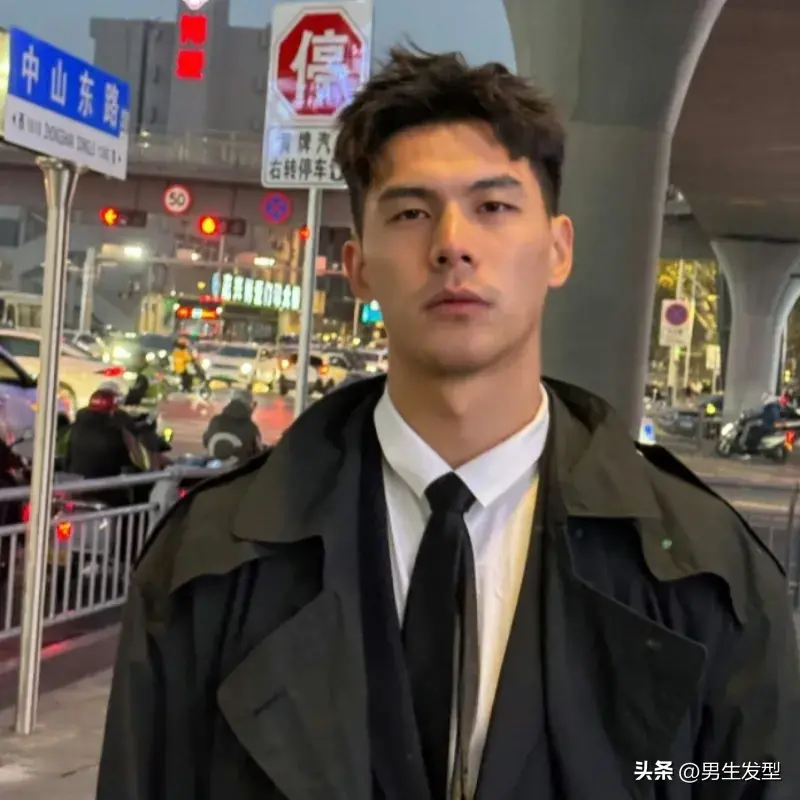 时尚潮流男生发型-潮流男生时尚发型图片大全(图2) 时尚潮流男生发型_潮流男生时尚发型图片_潮流男生时尚发型图片大全