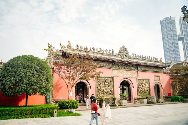 成都市内旅游攻略-都市旅游类小说(图1) 都市旅游类小说_成都市内旅游攻略_都市旅游网