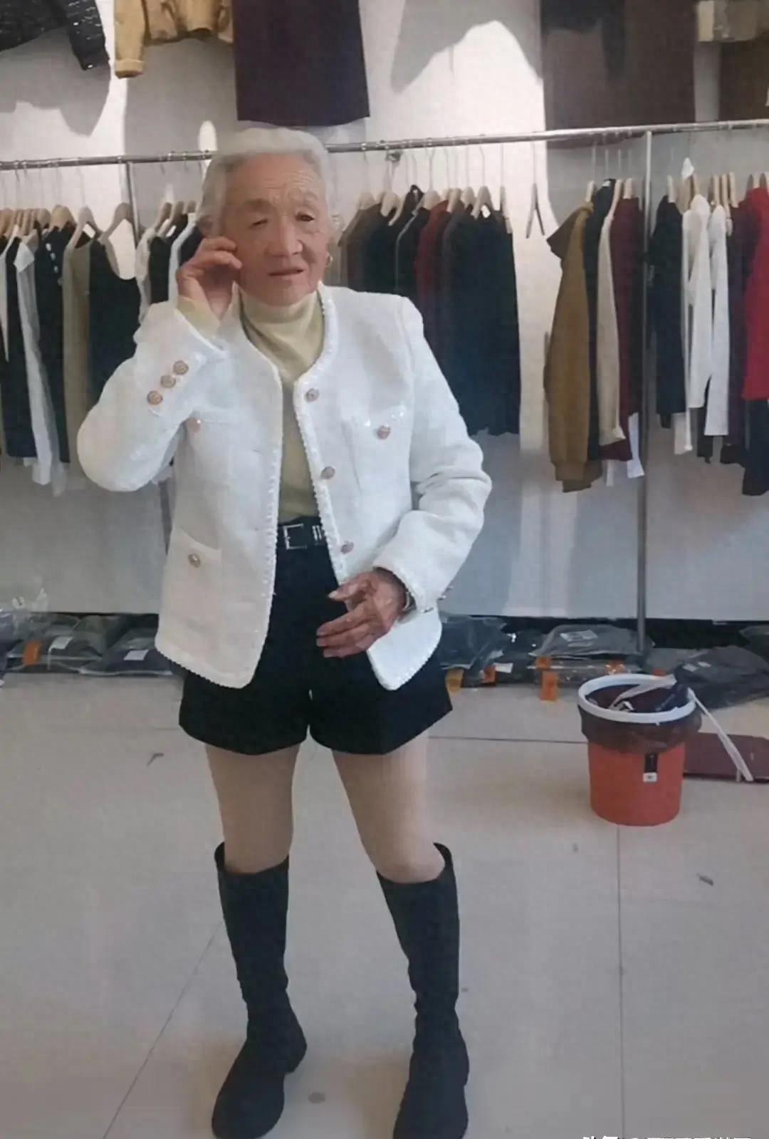 女王服装时尚店地址_时尚女王服装店_女王范服装店