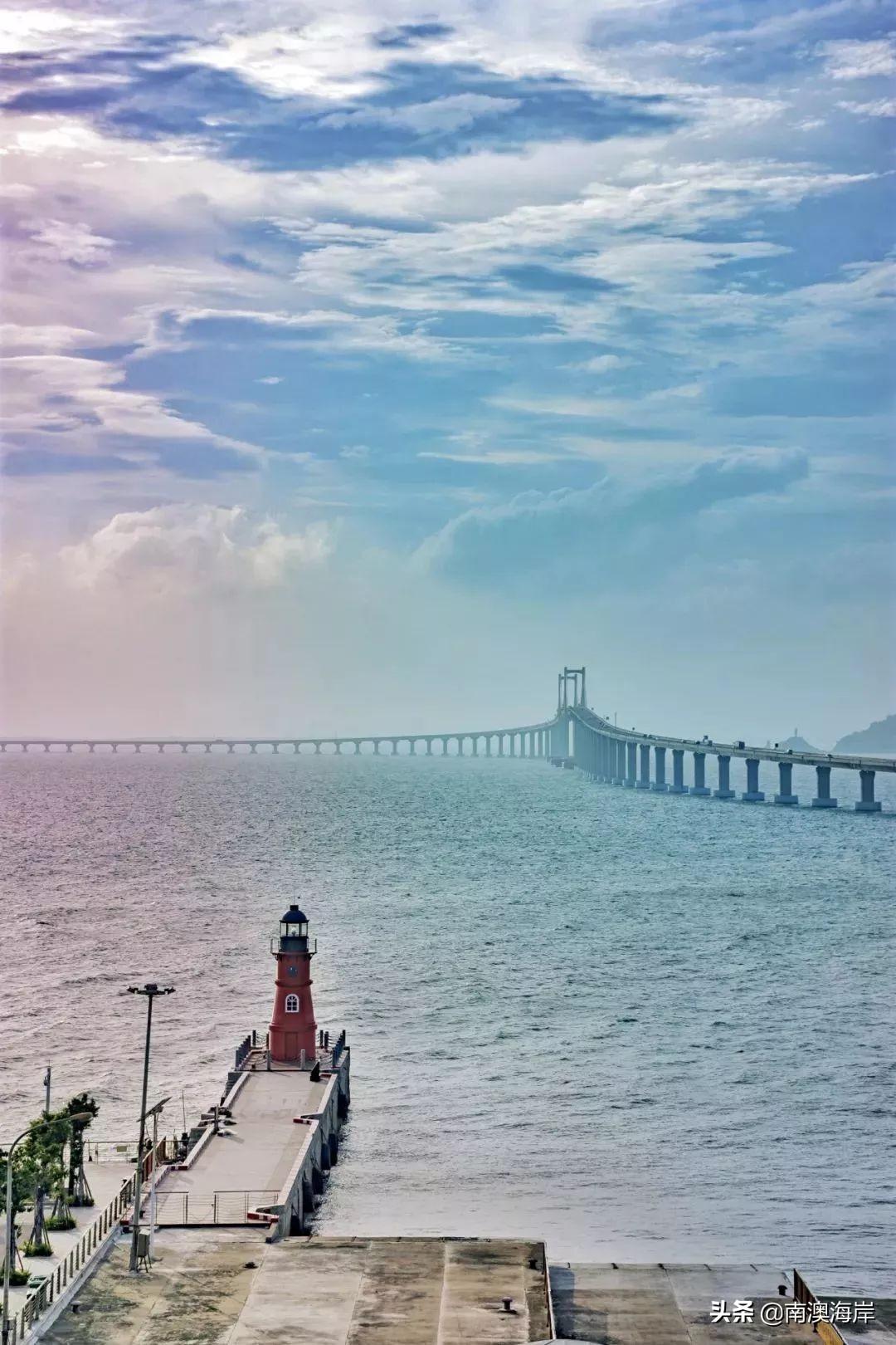 巴厘岛金巴兰海滩图片_巴厘岛金银岛旅游攻略_巴厘岛度假胜地