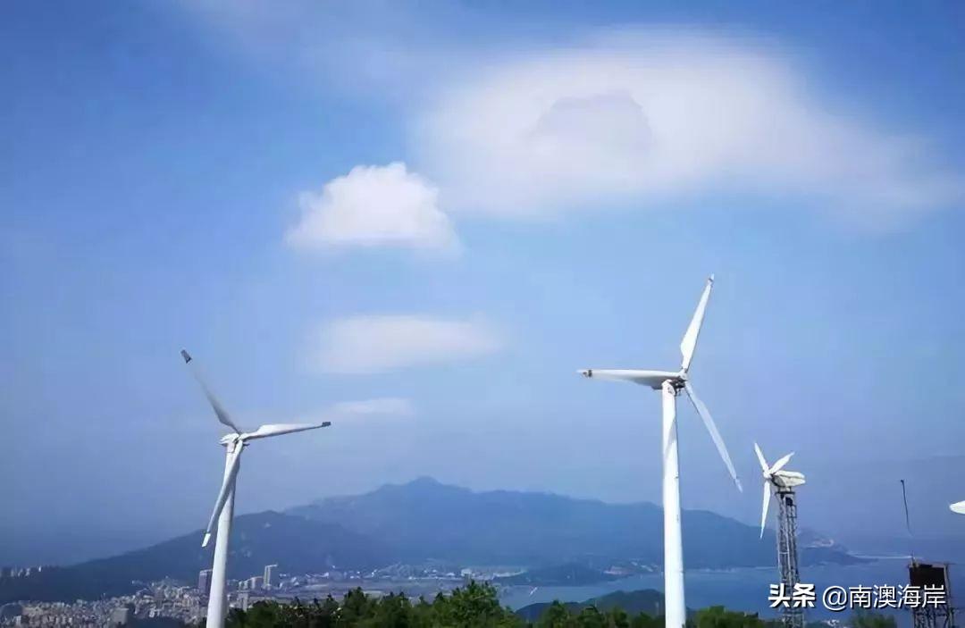 巴厘岛金银岛旅游攻略_巴厘岛度假胜地_巴厘岛金巴兰海滩图片