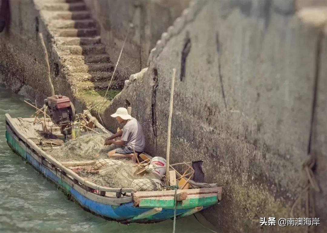 巴厘岛金巴兰海滩图片_巴厘岛金银岛旅游攻略_巴厘岛度假胜地