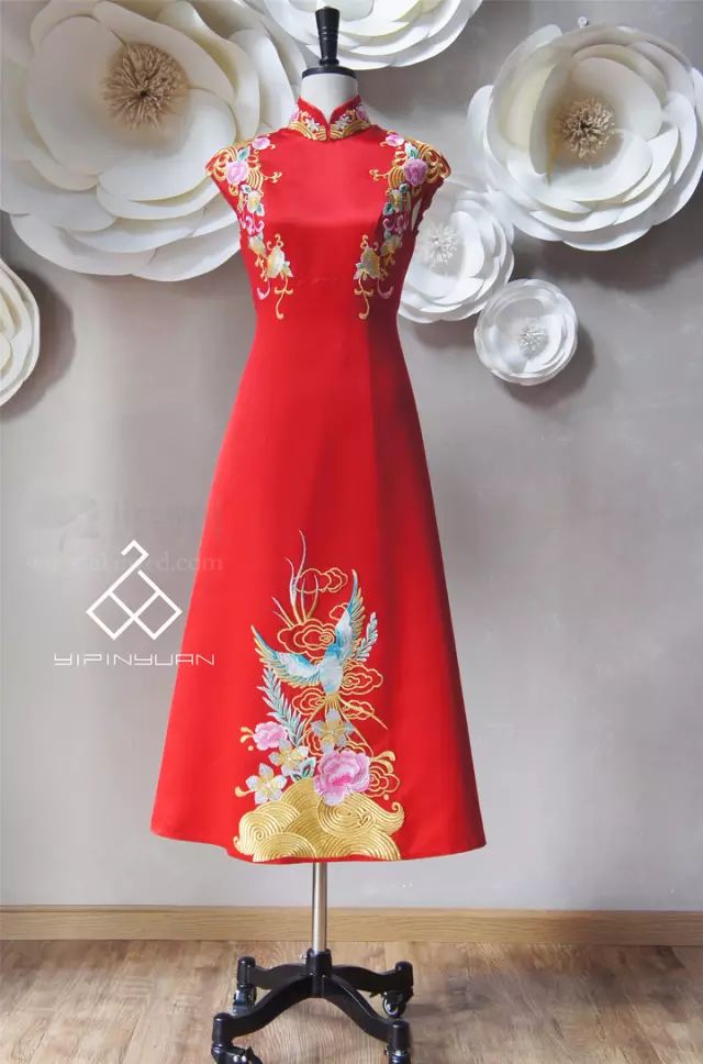 时尚新娘造型:婚纱礼服配饰化妆_新娘婚纱装_婚纱化妆