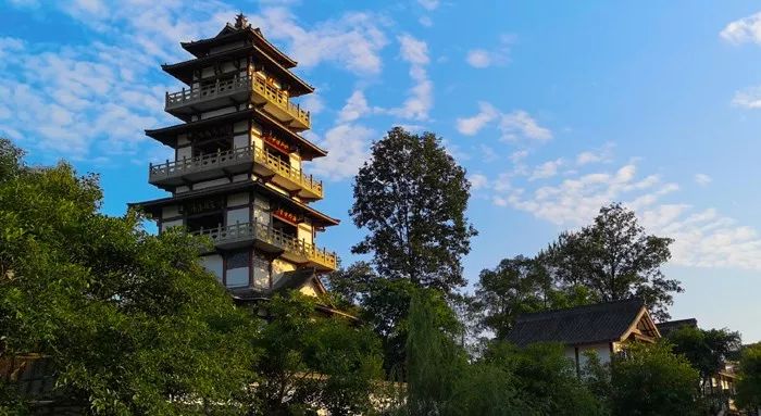 泸州到峨眉山旅游攻略_泸州到峨眉山2日_泸州到峨眉山有多少公里