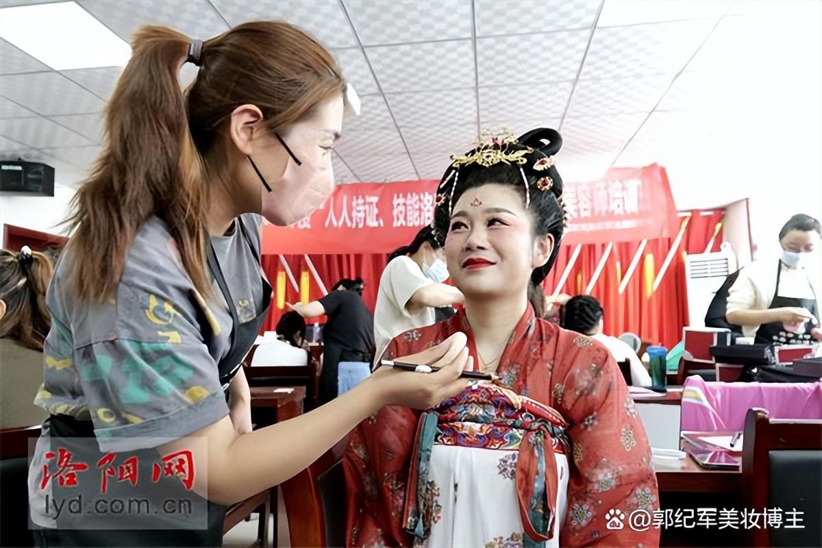 洛阳时尚魅影职业培训学校_洛阳魅影化妆学校_河南洛阳时尚魅影