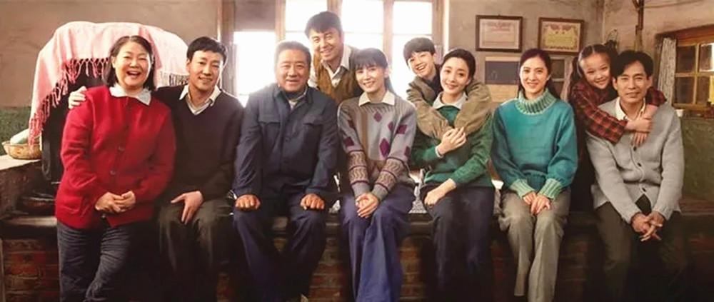 70年代的时尚_时尚年代女装官网_时尚年代盘点