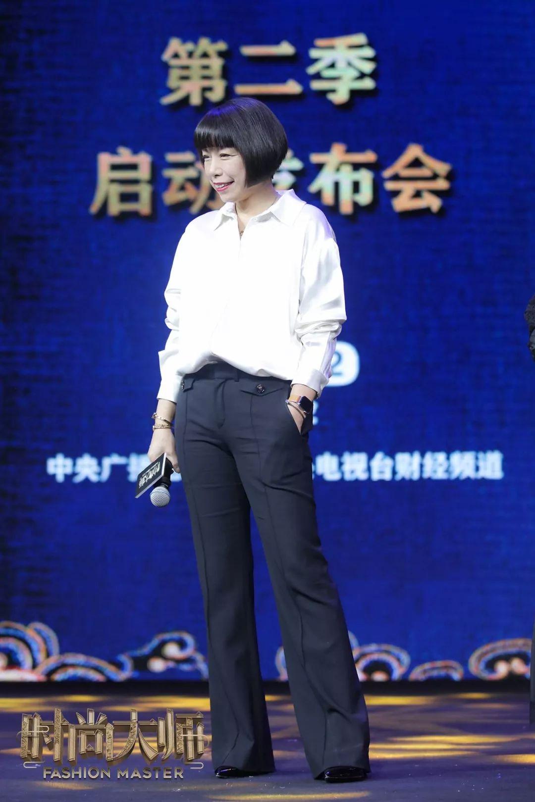 潮流服饰时尚触手可及_潮流万花服饰_潮流时装设计少男服饰造型