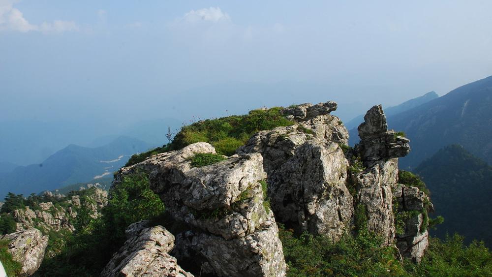 牛背梁门票多少钱_牛背梁旅游攻略_牛背梁两日游