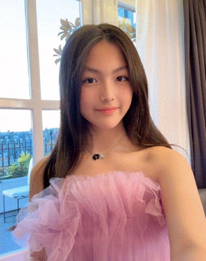 儿童时尚穿搭的杂志_杂志衣服搭配_时尚穿搭杂志搭配女