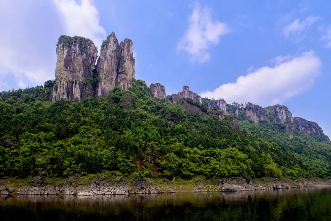 恩施坪坝营视频_恩施坪坝营旅游攻略_湖北恩施坪坝营景区概况