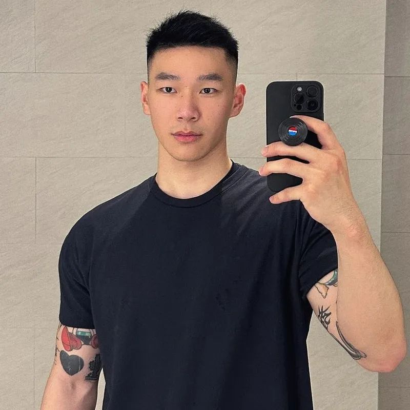 男生时尚发型图片短发_男生时尚发型有哪些_2024时尚男生发型