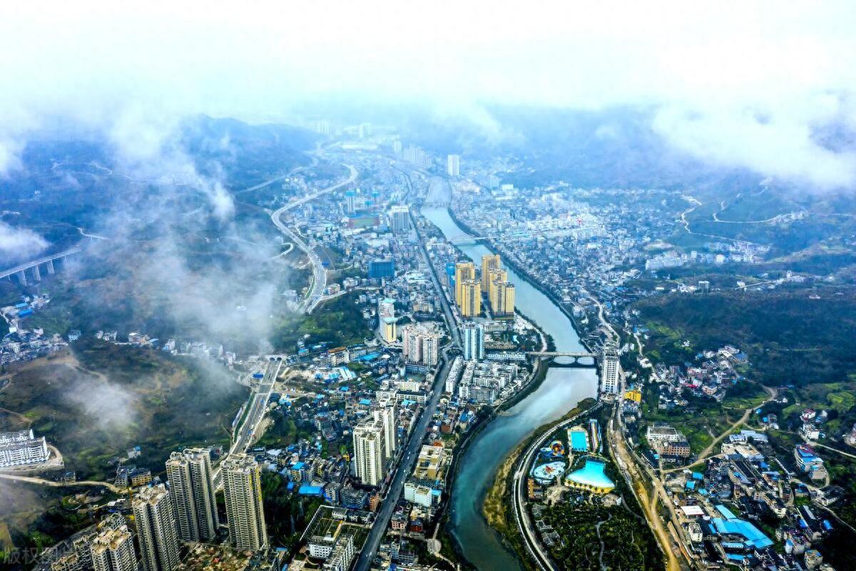 恩施屏山峡谷旅游攻略_峡谷攻略恩施旅游屏山怎么去_恩施旅游屏山风景