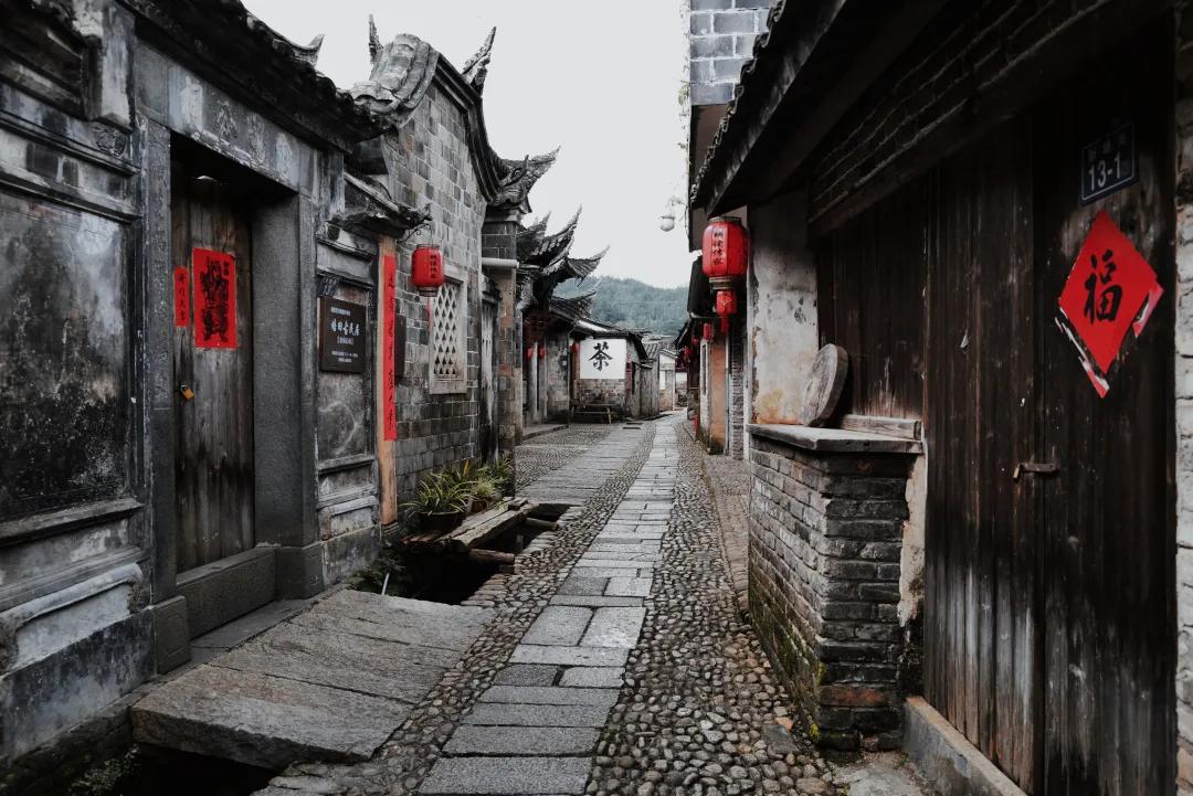 龙岩冠豸山旅游攻略_龙岩山国家森林公园_龙岩的山
