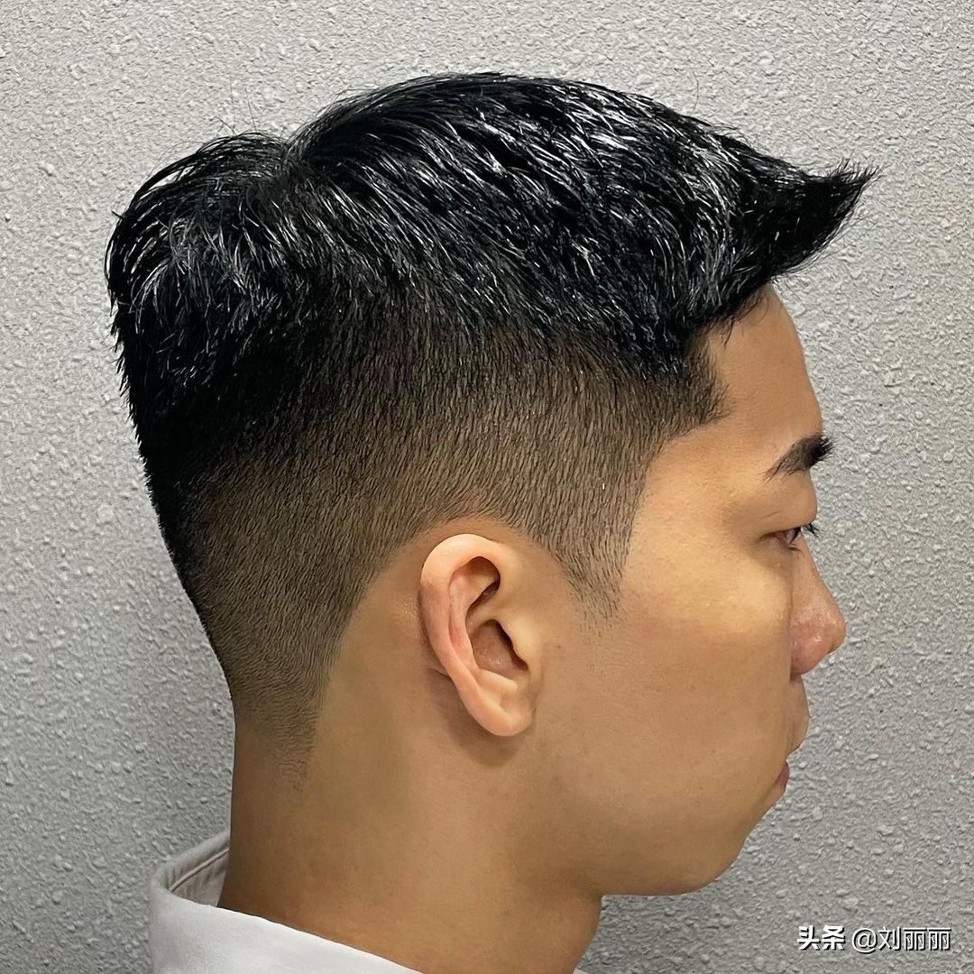时尚成熟男士发型图片-男士成熟时尚发型图片(图1) 男士成熟的发型图片_男士成熟时尚发型图片_时尚成熟男士发型图片