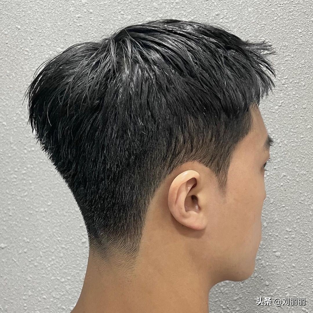 时尚成熟男士发型图片-男士成熟时尚发型图片(图2) 男士成熟的发型图片_男士成熟时尚发型图片_时尚成熟男士发型图片