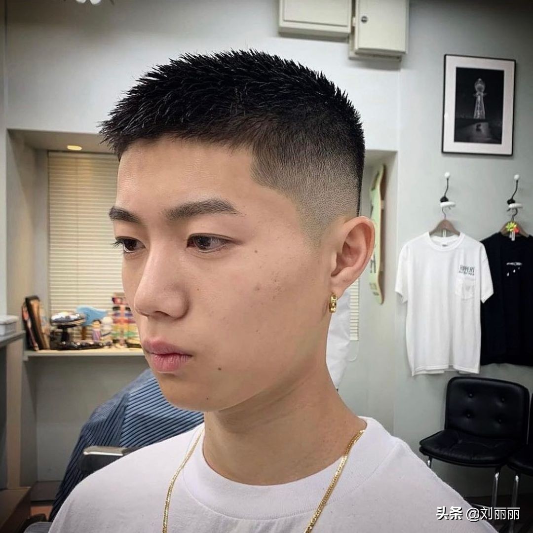 时尚成熟男士发型图片-男士成熟时尚发型图片(图16) 时尚成熟男士发型图片_男士成熟的发型图片_男士成熟时尚发型图片