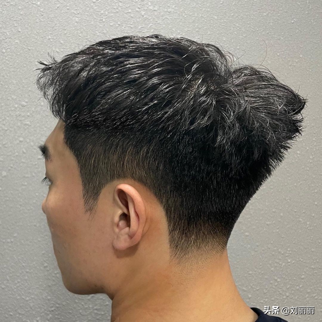 时尚成熟男士发型图片-男士成熟时尚发型图片(图3) 男士成熟时尚发型图片_时尚成熟男士发型图片_男士成熟的发型图片