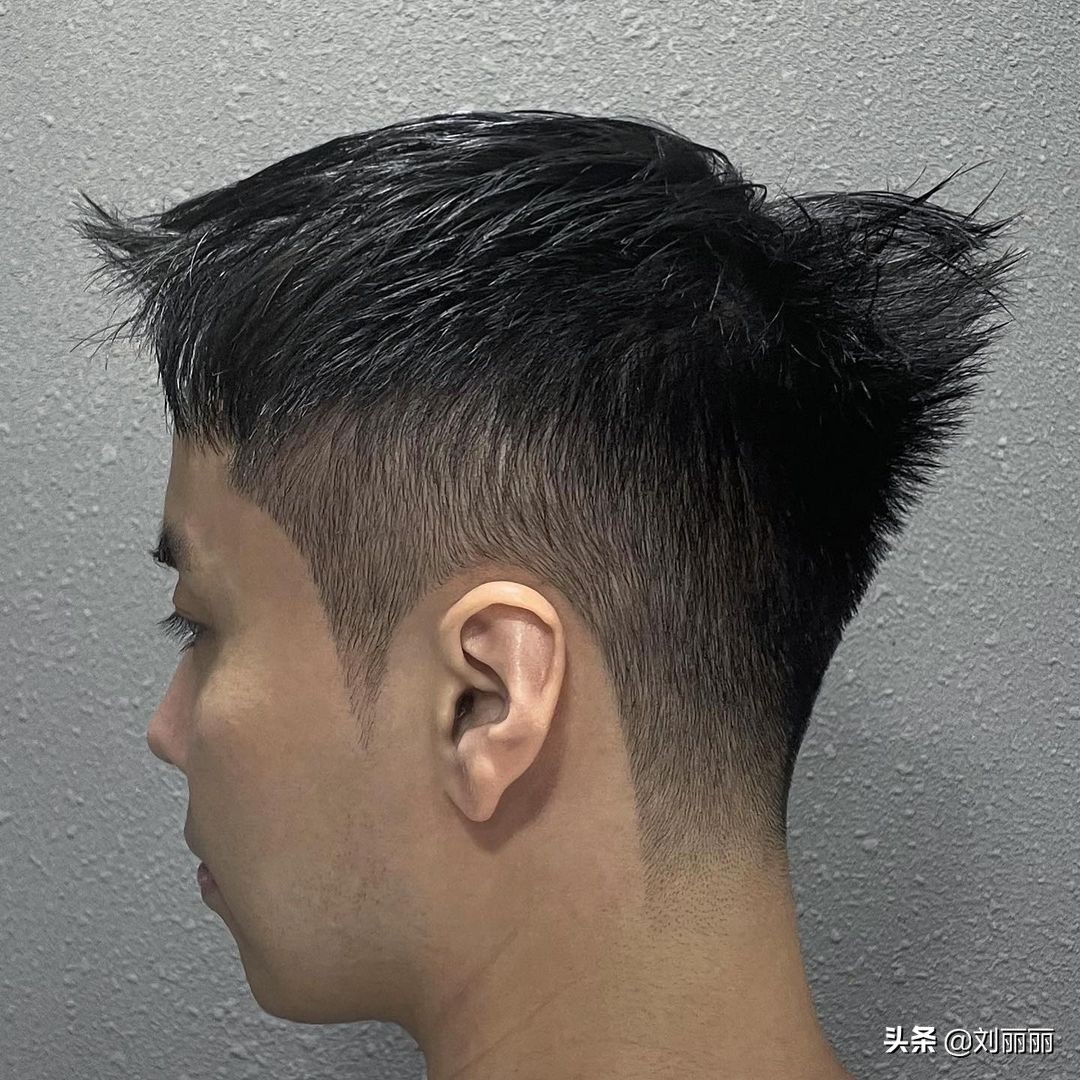 时尚成熟男士发型图片-男士成熟时尚发型图片(图4) 时尚成熟男士发型图片_男士成熟的发型图片_男士成熟时尚发型图片