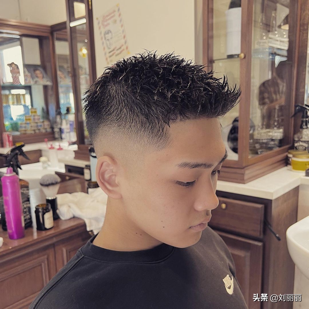 时尚成熟男士发型图片-男士成熟时尚发型图片(图10) 男士成熟时尚发型图片_男士成熟的发型图片_时尚成熟男士发型图片
